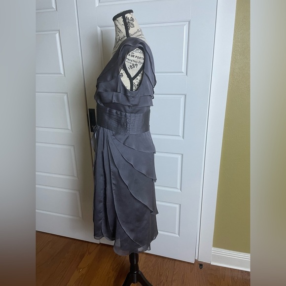 Adrianna Papell Occassions Cascading Tiered Ruffle Chiffon Dress Gray Women's 8 - Picture 3 of 7